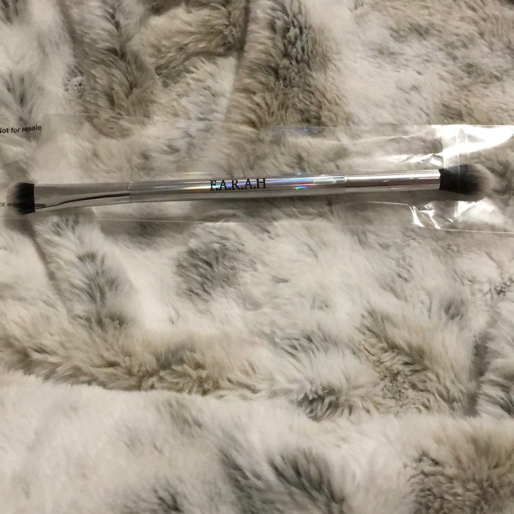 Farah brush